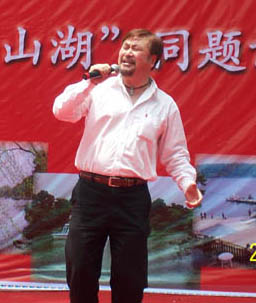 董成